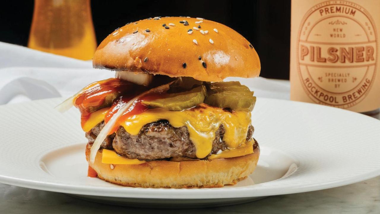 Crown Towers Melbourne Hotel Exterior photo A cheeseburger